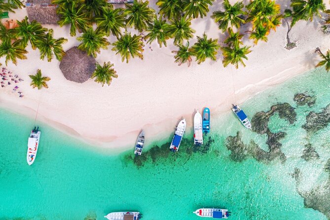 Saône Island in Catamaran and speedboat (blue lagoon) swimming pool. - Catamaran Return With Party Music and Drinks
