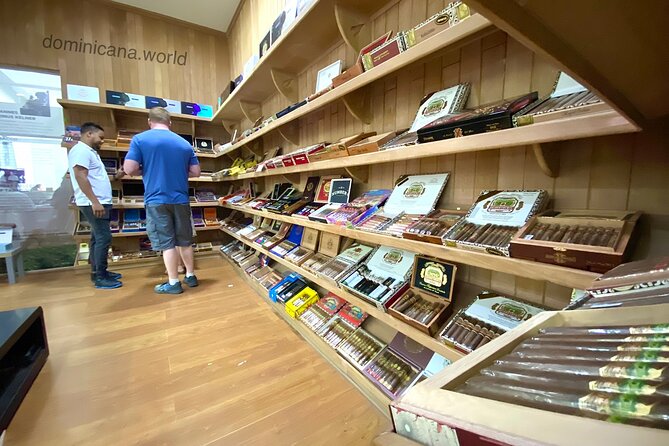 Shopping tour Punta Cana rum cigars coffee larimar chocolate souvenirs mamajuan - Chocolate Factory Shopping and Organic Coffee: Where Your Gift List Gets Easy
