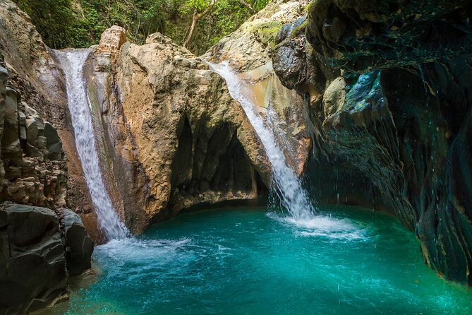 Shore Excursion Cruise ship Waterfalls y Buggys - Meeting your guide outside the terminal: protect your time budget