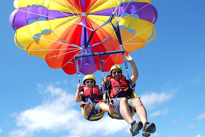 Speed Boat Activity with Snorkeling and Parasailing in Punta Cana - Guides, Groups, and How Many Hands the Day Passes Through