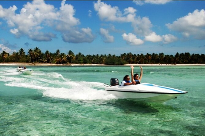Speedboats and Parasailing Combo - Food, drinks, and equipment: what’s included and why it matters