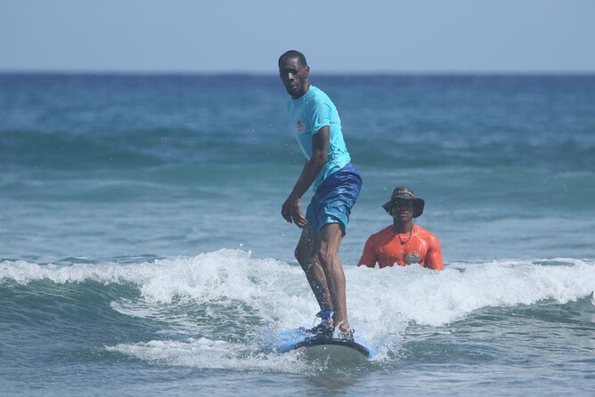 Surfing lesson at beautiful beach Playa Encuentro - Orlando and Daniel: what good surf teaching actually looks like