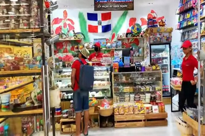 Tour of Souvenirs, Shopping in Punta Cana with Transportation Included - How the Punta Cana souvenir shopping tour really works
