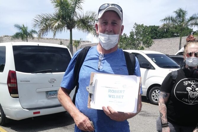 Transfer from Punta Cana Airport, Taxi, to Hotels in Bavaro Punta Cana - How Pickup Works at the Airport, With the Placard Detail That Saves Time