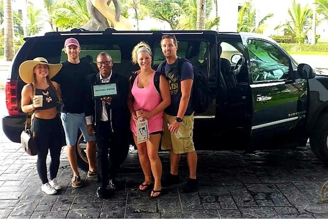 Transfers From Las America Airport AILA SDQ<=>To All Place at Punta Cana - Alcohol on board: yes, but it is extra