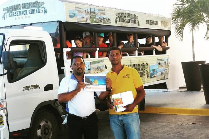 traslado privado SUBURBAN/CADILLAC round trip PUNTACANA-UVEROALTO - What the private Suburban/Cadillac ride feels like