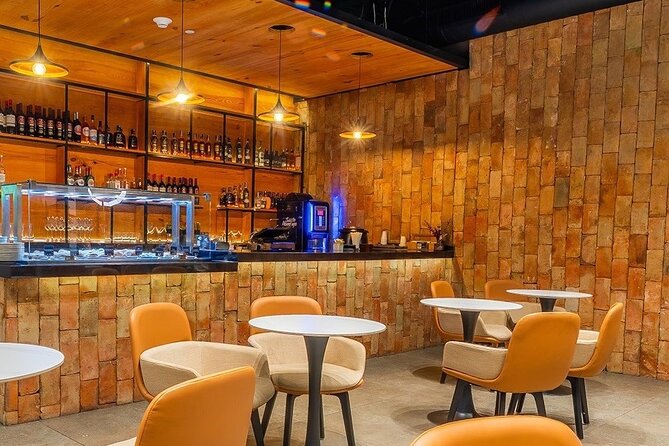 VIP Arrival VIP Lounge & Fast Track – SDQ Airport - Food, service, and the “comfort vs. consistency” balance