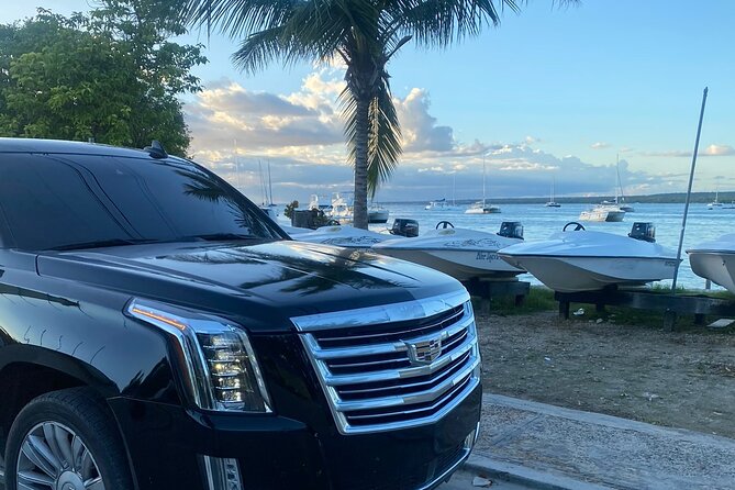 Vip Cadillac transportation in Punta Cana-BAVARO ROUNDTRIP - Door-to-door non stops, private service, and how it helps groups