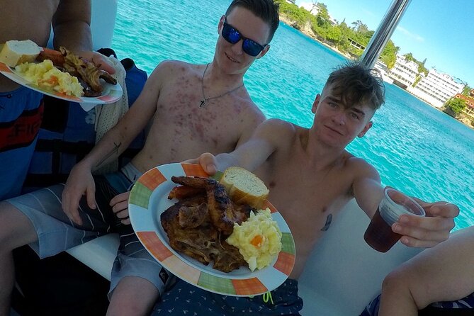VIP Party Boat & Snorkeling - The crew: why guide energy changes the whole day