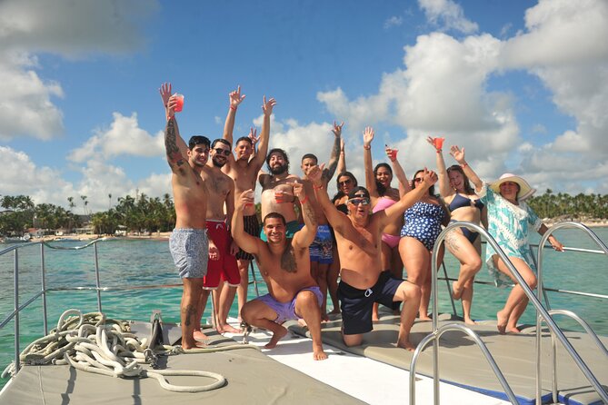 VIP Premium Yacht -Party Boat-Brunch - Timing, pickups, and how the 4 hours usually play out