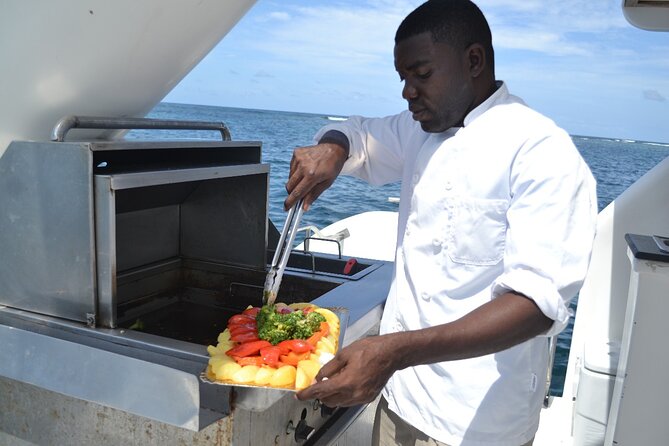 VIP Premium Yacht -Party Boat-Brunch - Transfers and the day’s convenience for Punta Cana groups