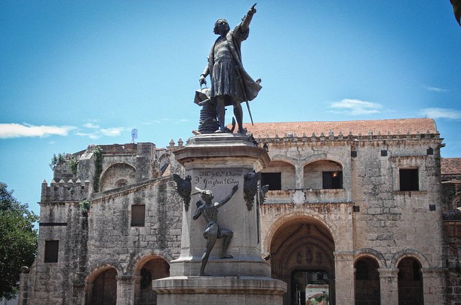 Walking Tour from Santo Domingo City - La Atarazana and la bandera dominicana: history meets lunch