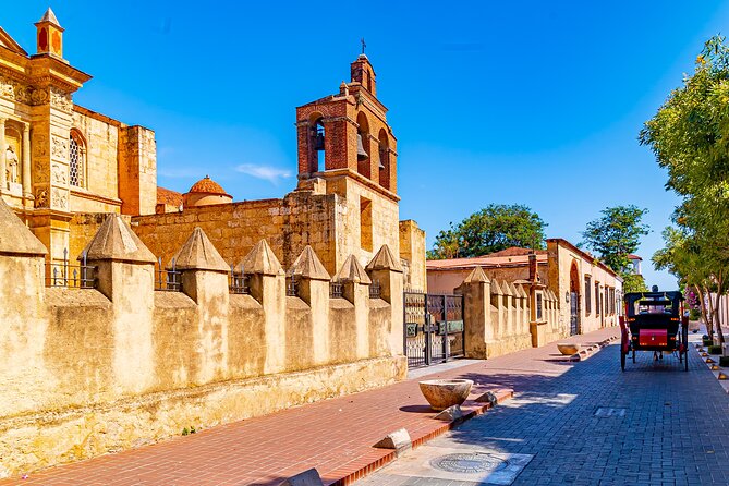 Walking Tour from Santo Domingo City - Primada de América Cathedral: the 1546 connection you can feel