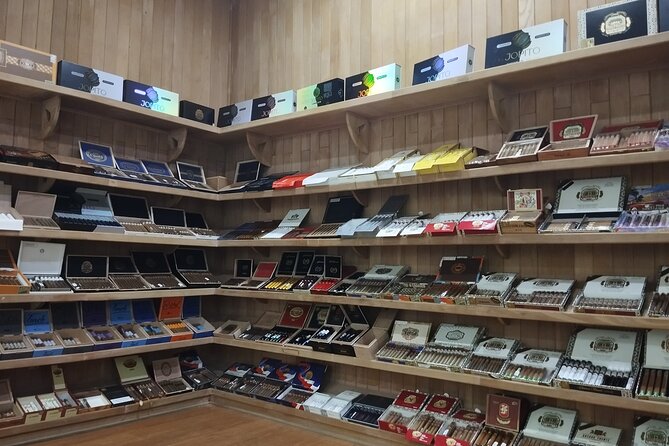 World Mart Souvenirs Store - Guided Tour - Price and value: is $45 for 3 hours reasonable?