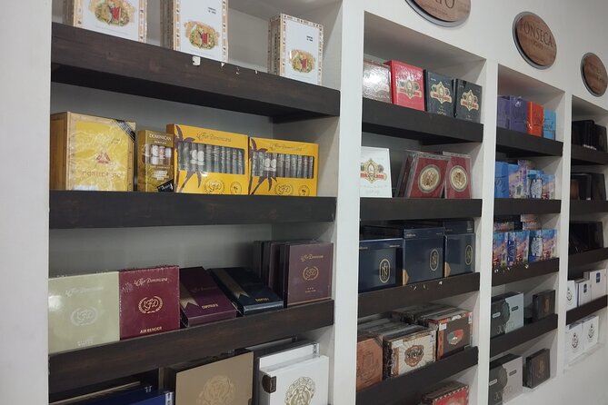 World Mart Souvenirs Store - Guided Tour - Inside the store: what the guide shows you and why it matters