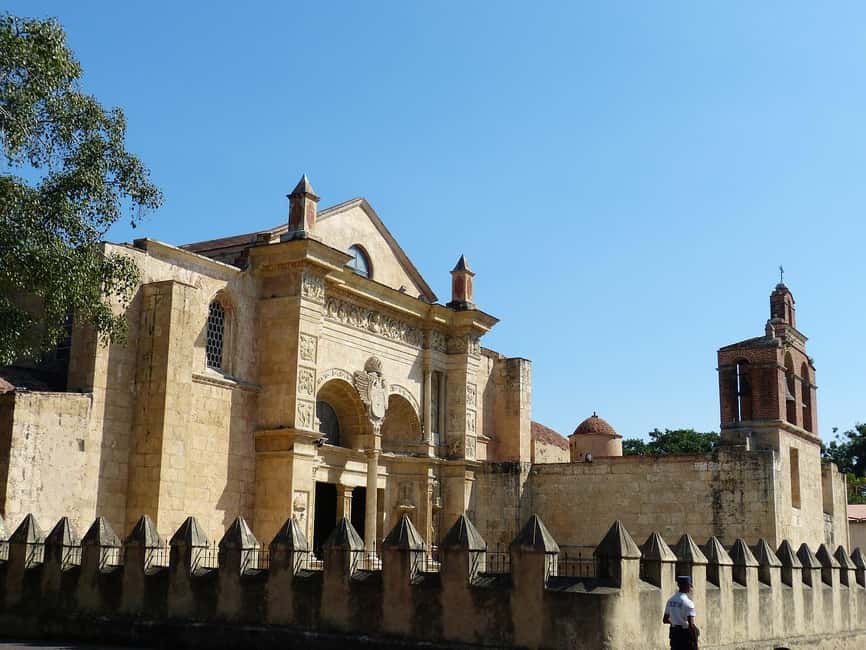 Zona Colonial Hictorical Tour with a local artist - Is it worth booking? My honest take