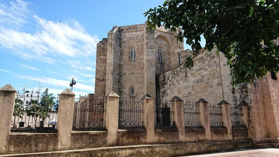 Zona Colonial Hictorical Tour with a local artist - The practical route: 90 minutes from San Francisco Ruins to Puerta del Conde