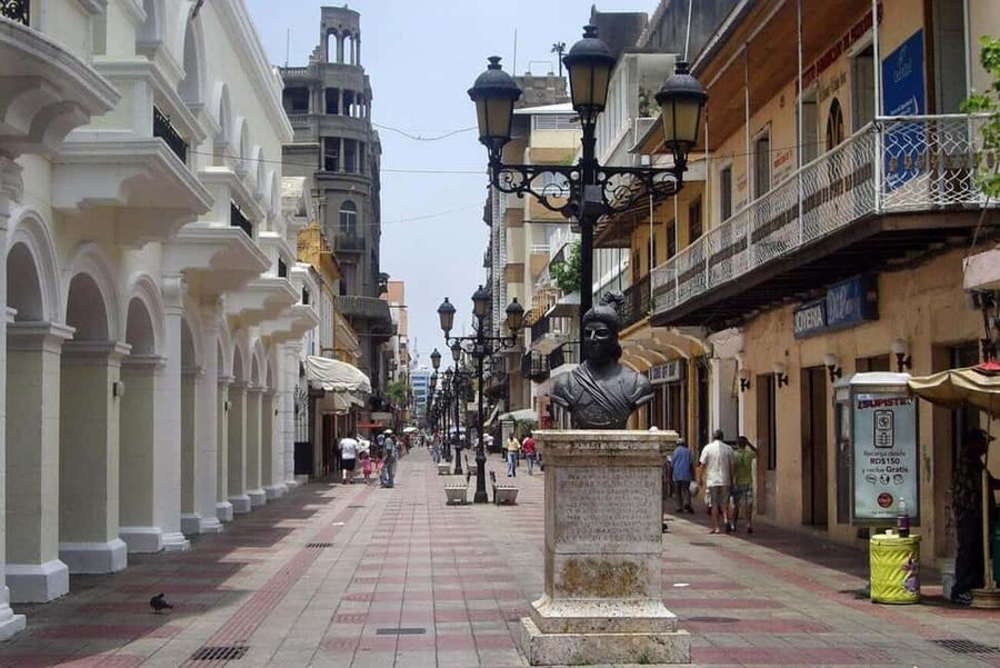 Zona Colonial: Recorrido Histórico con Chocolate y Mamajuana - Nicolás de Bari Hospital: Health and Care Through the Centuries